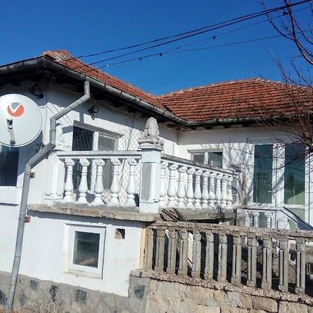 гостевой дом у Снежаны Provadiya Екстер'єр фото